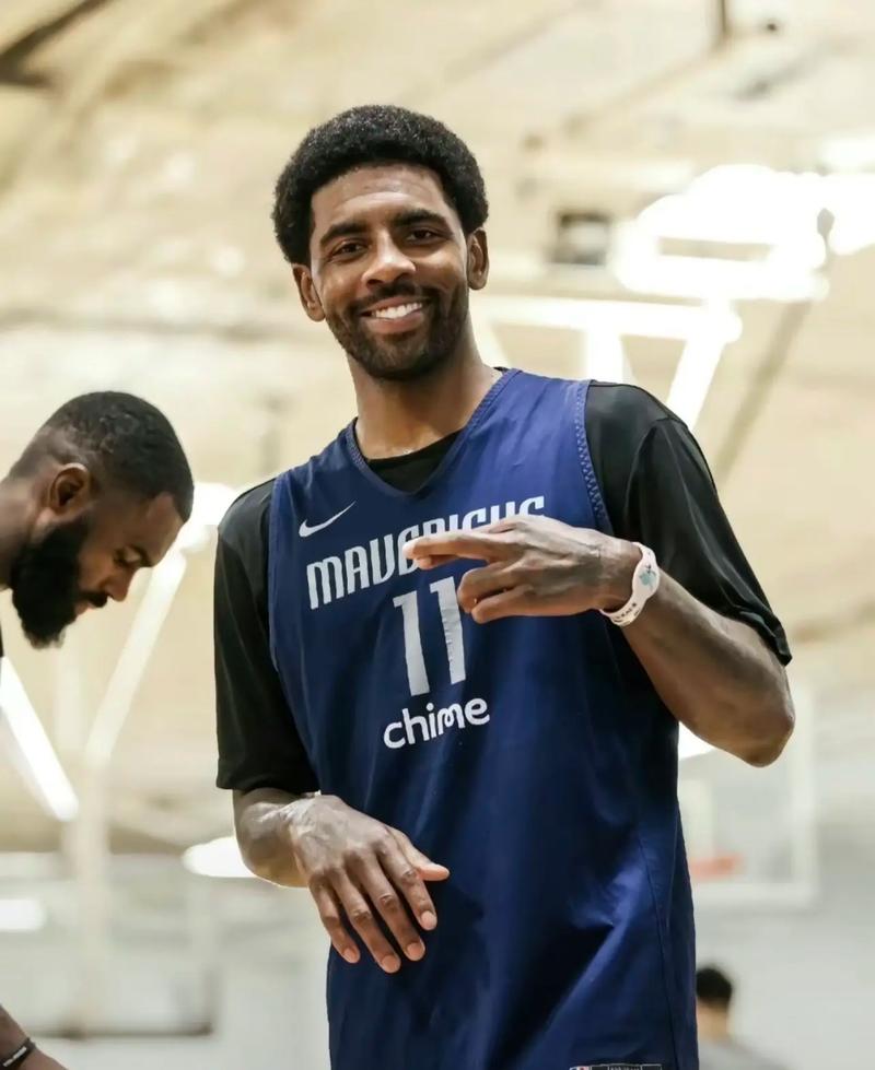 懂球帝2025年6-7月MVP候选出炉：帕尔默领衔，切尔西巴黎各3人（懂球帝公布2025年6-7月MVP候选：帕尔默领衔，切尔西与巴黎各有3人入围）