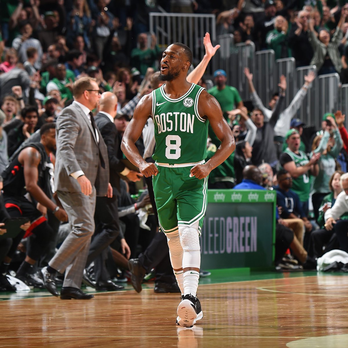 哈兰德百球：左脚71+右脚11，头球11个，其他部位1球（哈兰德百球构成：左脚71球、右脚11球、头球11球、其他1球）