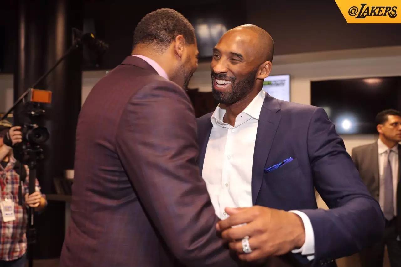 官方：麦克托米奈当选2025意大利足球盛典年度最佳球员（官宣：麦克托米奈荣膺2025年意大利足球盛典年度最佳球员）