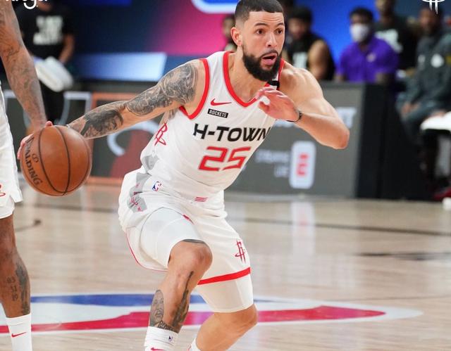 穆斯卡特：林加德表现很好，但吾米提江和他表现至少一样好（穆斯卡特：林加德发挥不俗，吾米提江的表现至少不逊于他）