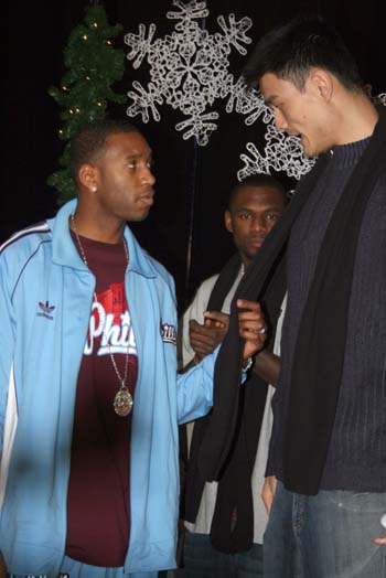 邮报：红军vs毕包前安菲尔德主看台发生误报，球迷被暂时疏散（邮报：利物浦vs毕尔巴鄂赛前安菲尔德主看台误报，球迷短暂撤离）