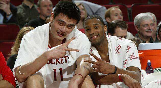 意媒：库普梅纳斯转型中卫表现亮眼，尤文中场补强成当务之急（意媒：库普梅纳斯客串中卫闪光，尤文中场补强迫在眉睫）