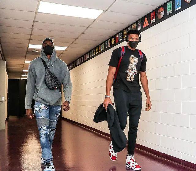 广东大胜合肥！徐杰统治级，胡明轩回二号位，杨溢展战略意义！（广东狂胜合肥！徐杰统治全场，胡明轩回归2号位，杨溢战略价值凸显）