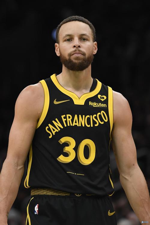 萨拉维亚：恩里克打造球队的方式非常出色，他尊重每一位球员（萨拉维亚盛赞恩里克：建队方式出众，尊重每位球员）