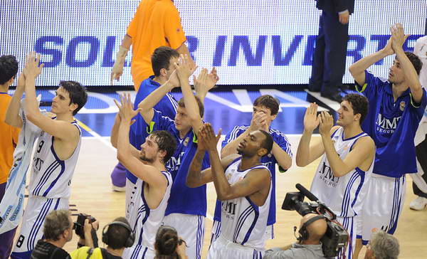 津门虎以1亿投资逆袭联赛前六，培养出三名国脚新星，展现草根逆袭与青训潜力。（津门虎亿元投入冲入前六，三国脚新星崛起，草根逆袭与青训实力凸显）