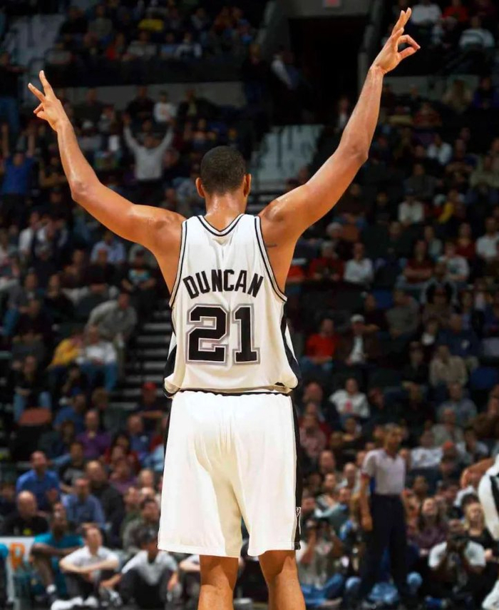 德转本赛季全球主场场均上座TOP25：多特拜仁前二，英博第19（德转发布本赛季全球主场场均观众TOP25：多特、拜仁包揽前二，英博第19）